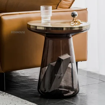 Журнальный столик из скандинавского стекла Креативная металлическая мебель для гостиной Диван Приставной столик Легкий Роскошный Прозрачный диван Угловые Чайные столики